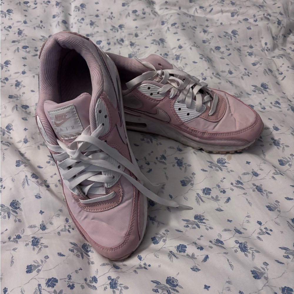 Pink women’s Nike air max tennis shoes size 9